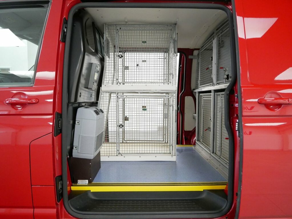 Volkswagen Transporter 2L 2.0 Bitdi T30 Highline Panel Van Dsg Red #6