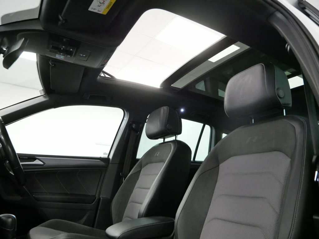 Volkswagen Tiguan 2L 2.0 Tdi R-line Tech Suv Dsg 4Motion White #3