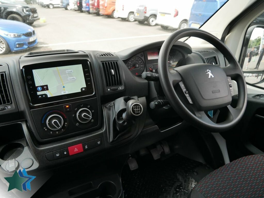 Peugeot Boxer 2.2L Bluehdi 335 Professional Premium Panel Van White #2