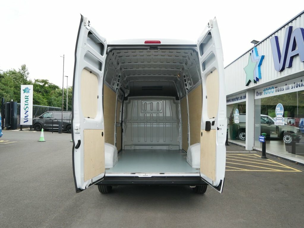Peugeot Boxer 2.2L Bluehdi 335 Professional Premium Panel Van White #5