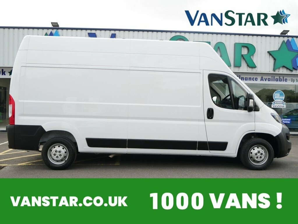Peugeot Boxer 2.2L Bluehdi 335 Professional Premium Panel Van White #3