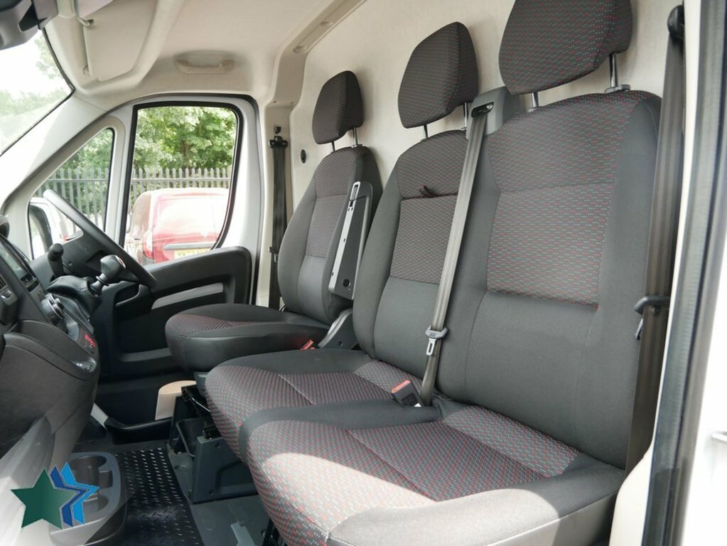 Peugeot Boxer 2.2L Bluehdi 335 Professional Premium Panel Van White #4