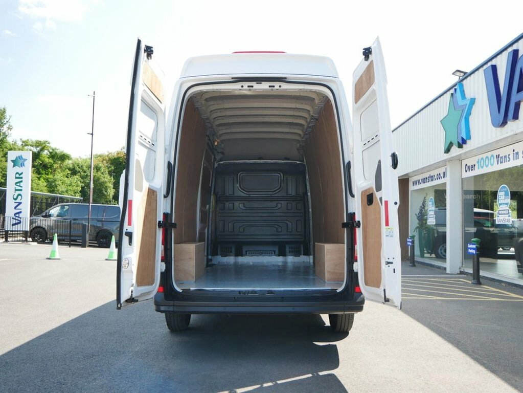 Volkswagen Crafter 2L 2.0 Tdi Cr35 Startline Panel Van Man White #4