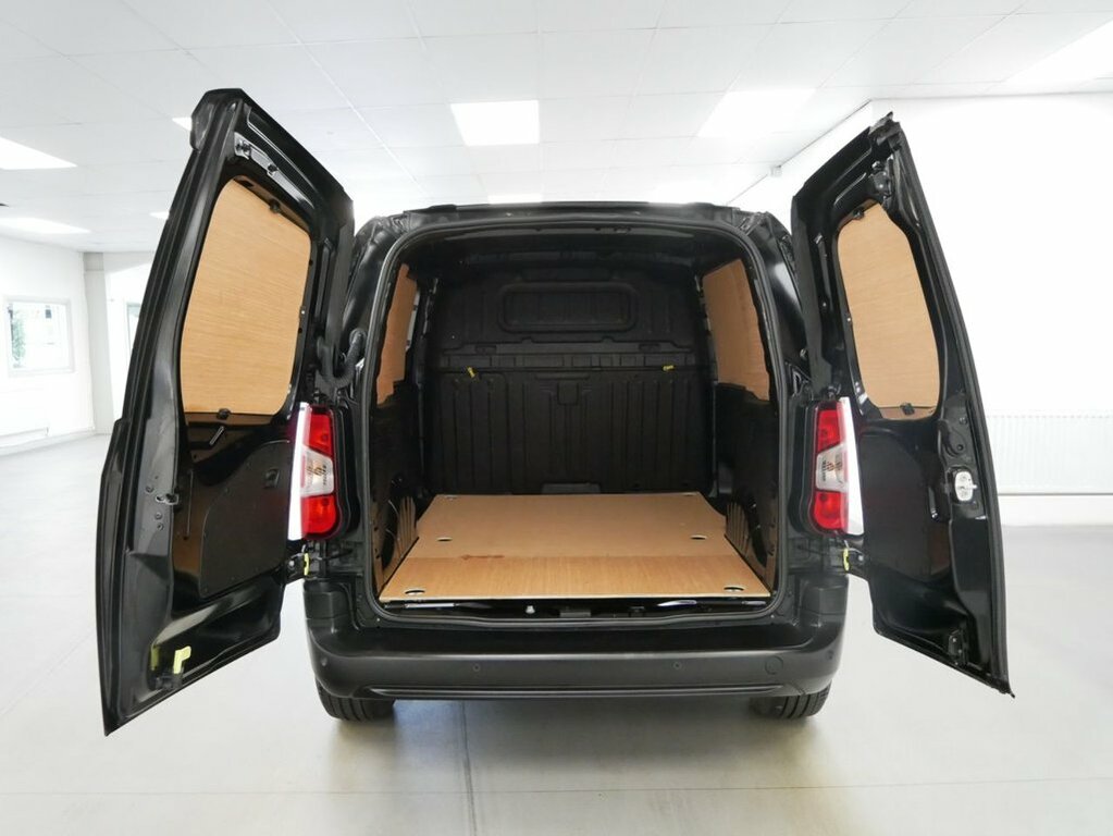 Peugeot E-Partner Mpv Black #3