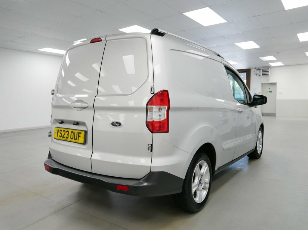 Ford Transit Courier Ford Transit Courier Limited Black #11
