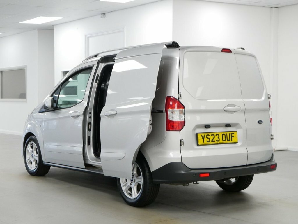 Ford Transit Courier Ford Transit Courier Limited Black #22