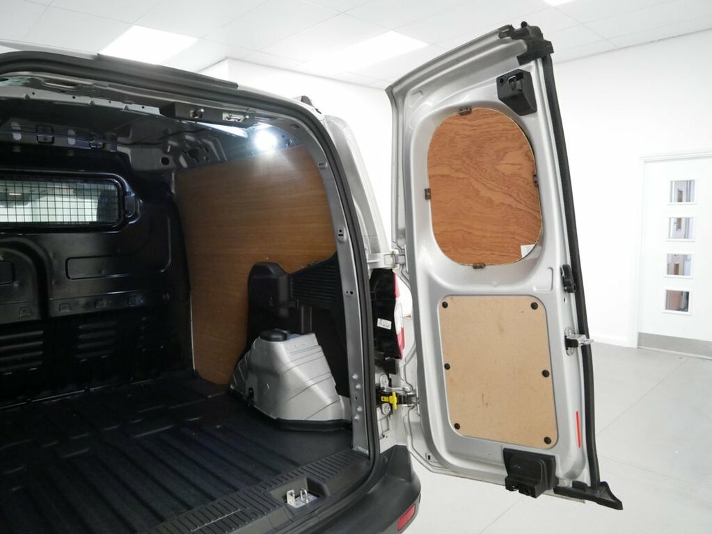 Ford Transit Courier Ford Transit Courier Limited Black #25