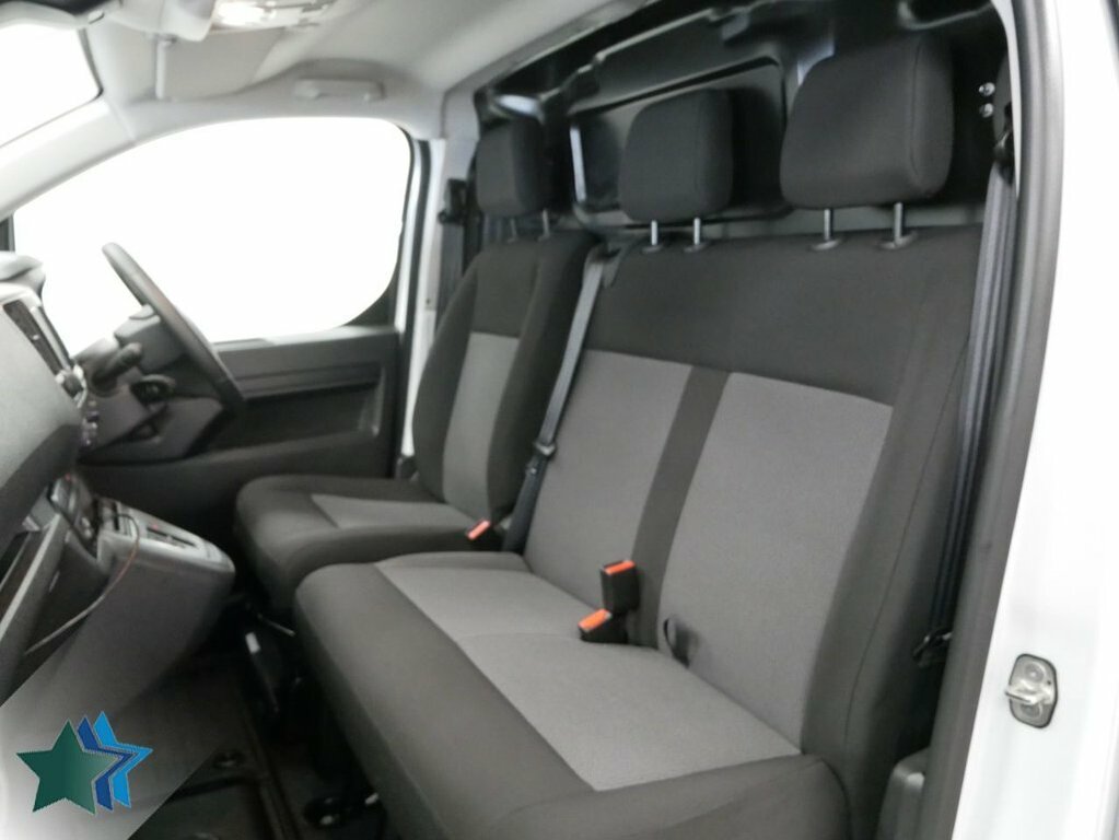 Vauxhall Vivaro Mpv White #6