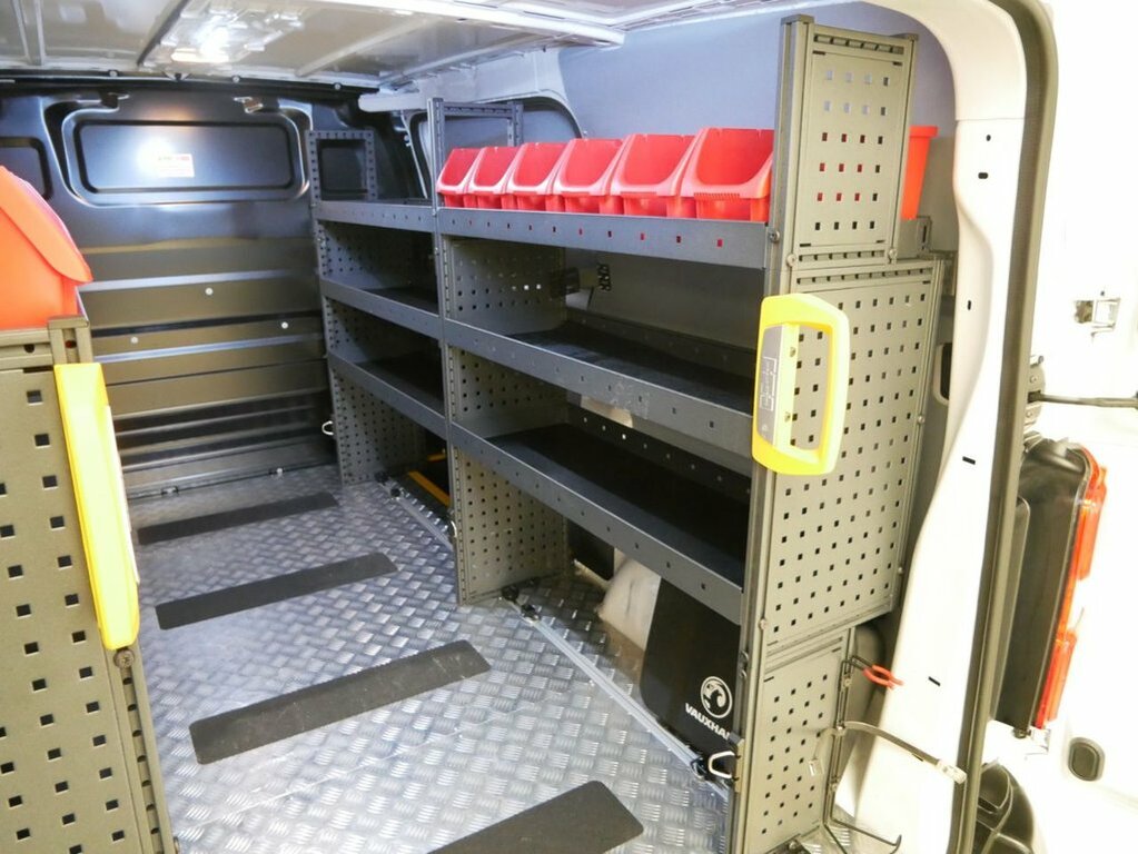 Vauxhall Vivaro Mpv White #4