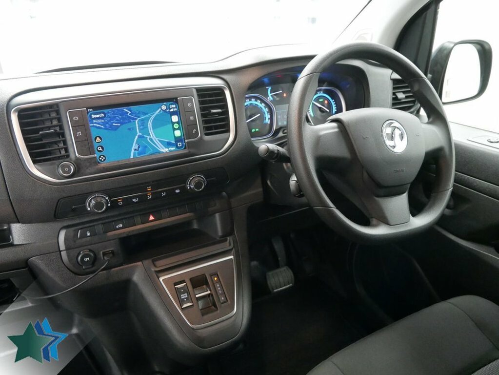 Vauxhall Vivaro Mpv White #2