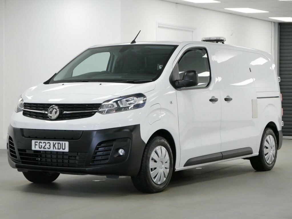 Vauxhall Vivaro Mpv White