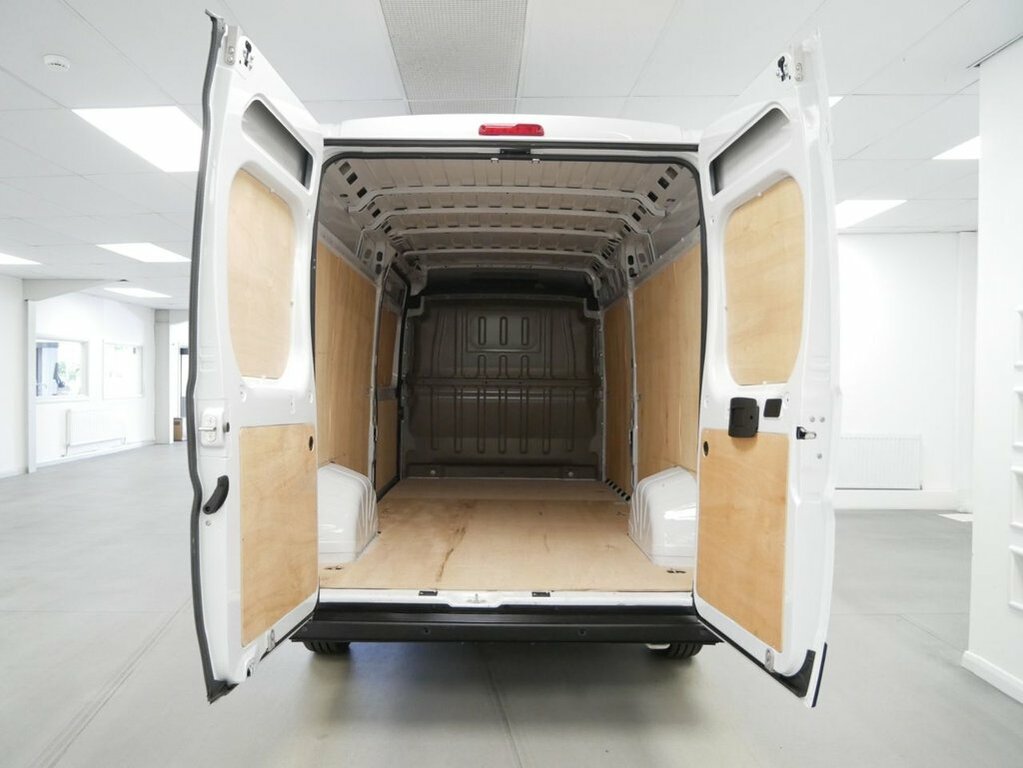 Peugeot Boxer 2.2L Bluehdi 335 Professional Premium Panel Van White #5