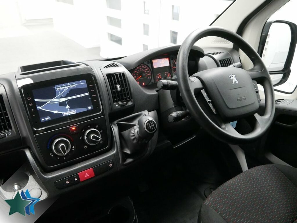 Peugeot Boxer 2.2L Bluehdi 335 Professional Premium Panel Van White #2