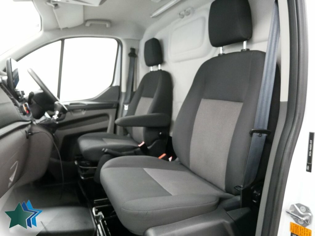 Ford Transit Custom 2L 2.0 320 Ecoblue Leader Panel Van Man YG22PFY White #4