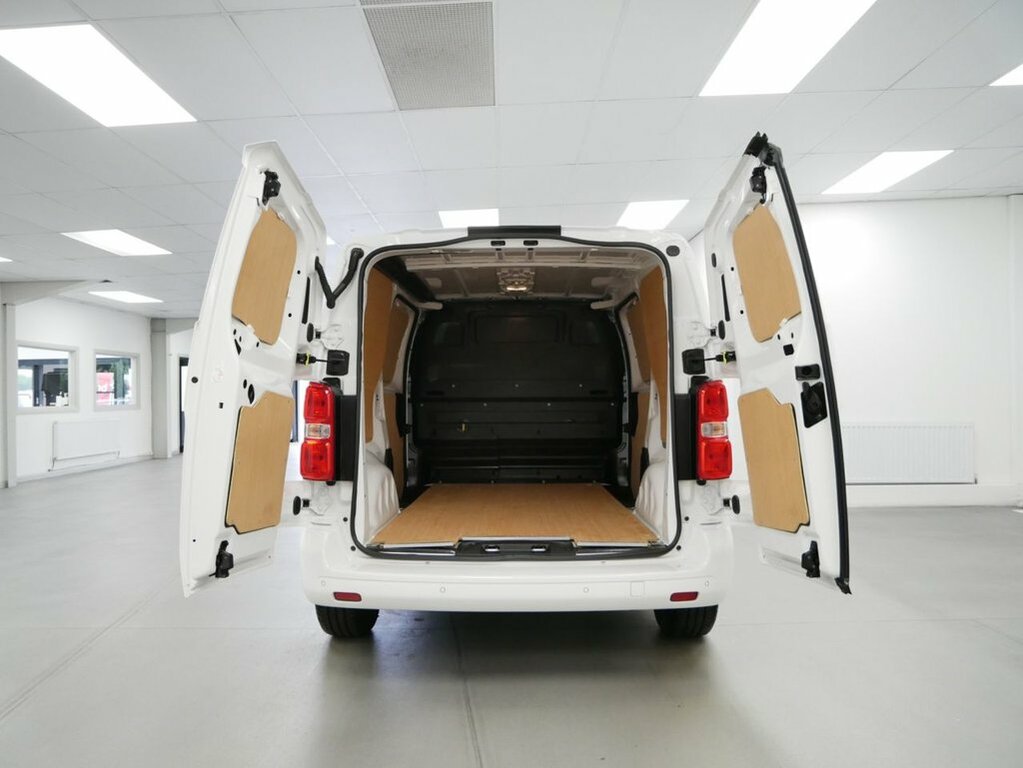 Vauxhall Vivaro 2900 1.5D 100Ps Dynamic H1 Van White #11