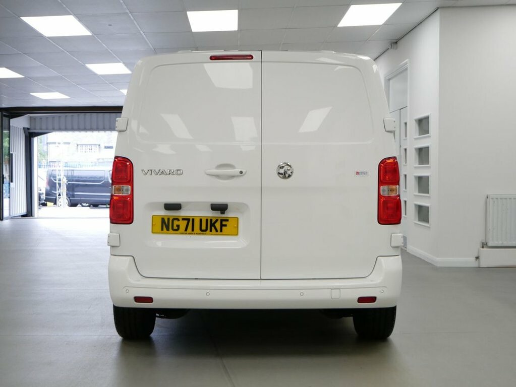 Vauxhall Vivaro 2900 1.5D 100Ps Dynamic H1 Van White #9