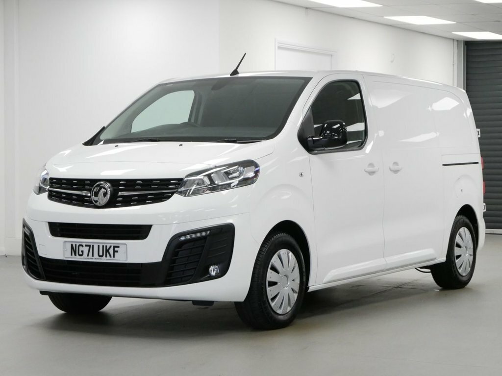 Vauxhall Vivaro 1.5L Turbo D 2700 Sportive Panel Van Ma White