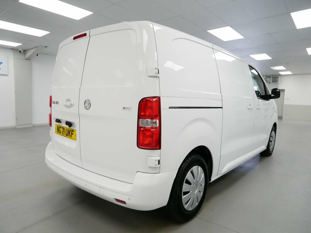 Vauxhall Vivaro 2900 1.5D 100Ps Dynamic H1 Van White #10