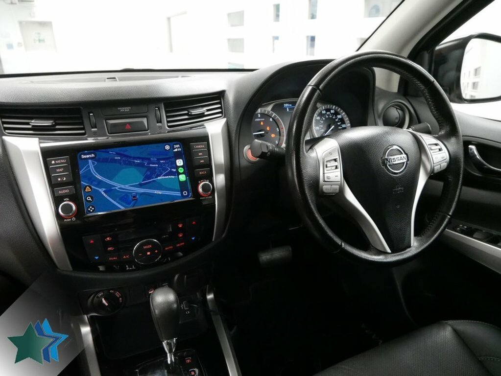 Nissan Navara 2.3L Dci Tekna Pickup Double Cab 4 Yellow #2