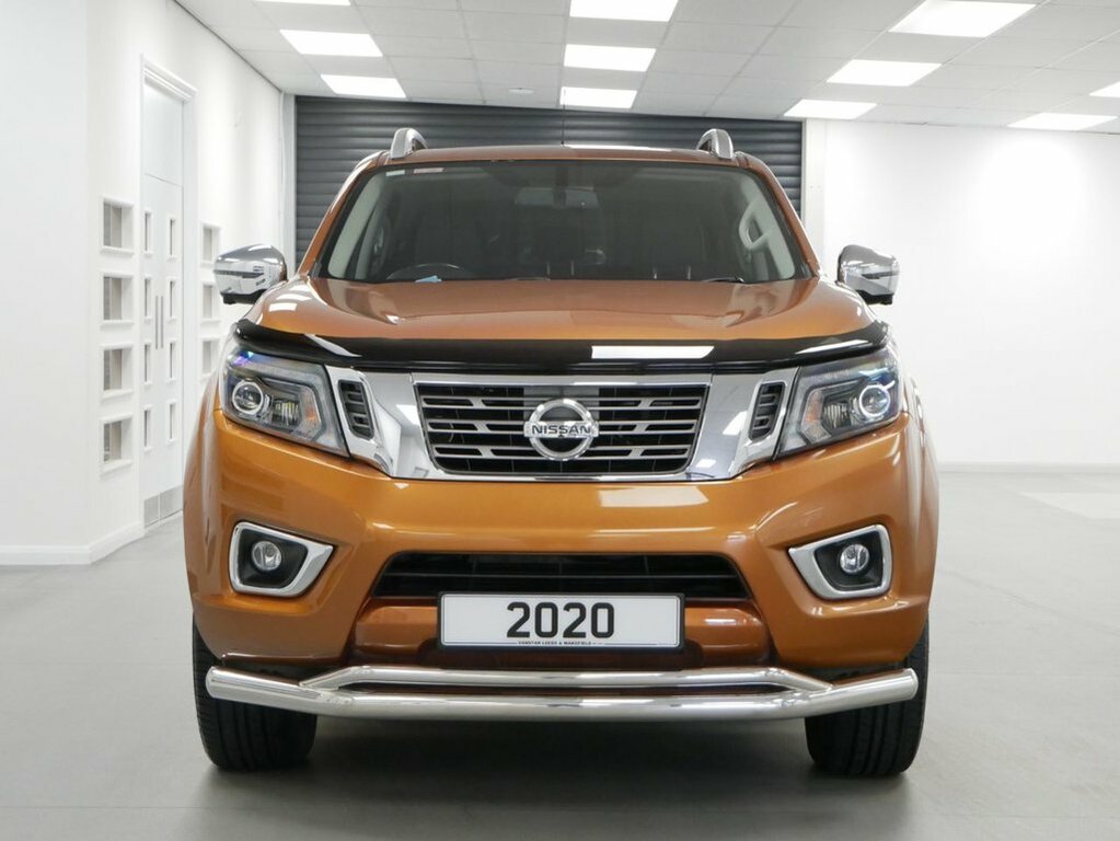 Nissan Navara 2.3L Dci Tekna Pickup Double Cab 4 Yellow #6