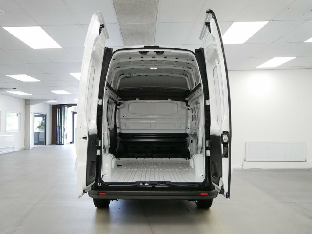 Renault Trafic Mpv White #4