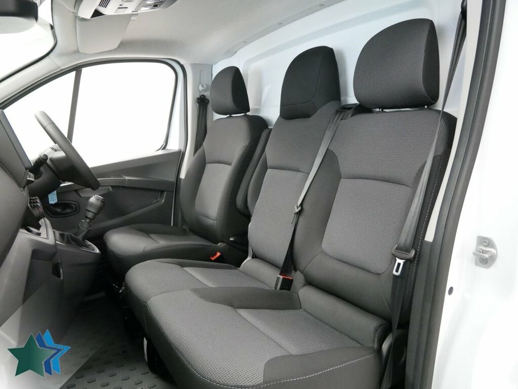 Renault Trafic Mpv White #4