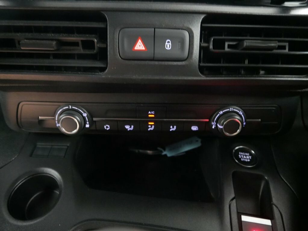 Peugeot Partner White #20