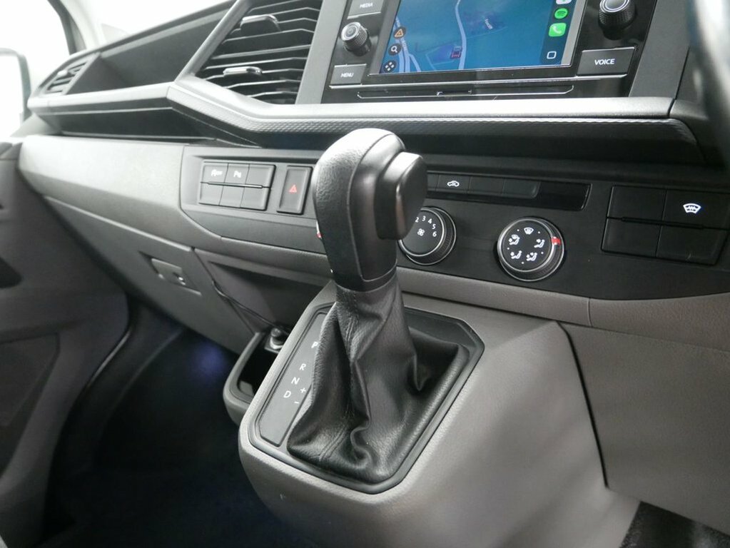 Volkswagen Transporter Mpv White #16