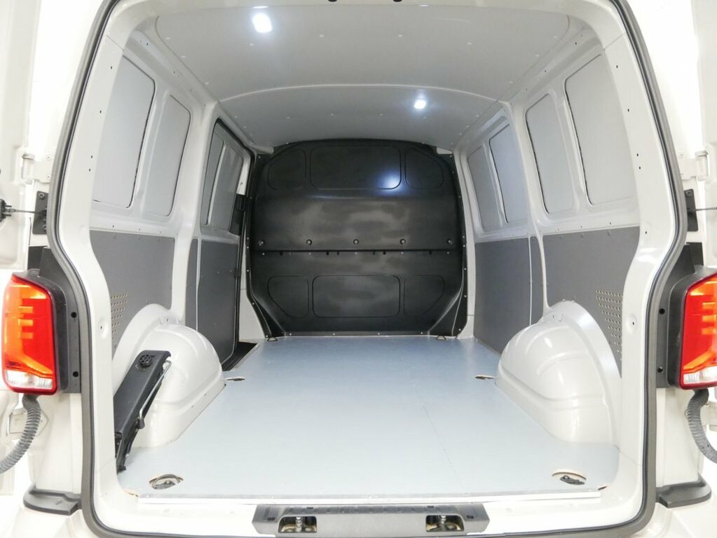 Volkswagen Transporter Mpv White #26