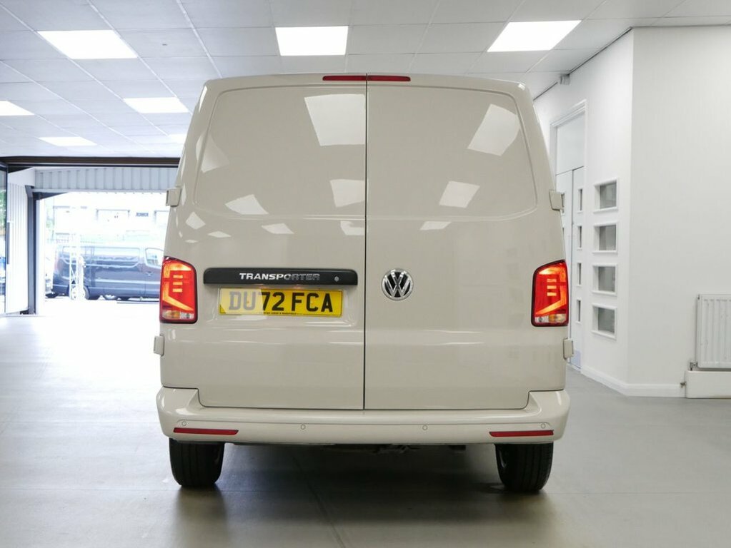 Volkswagen Transporter Mpv White #10