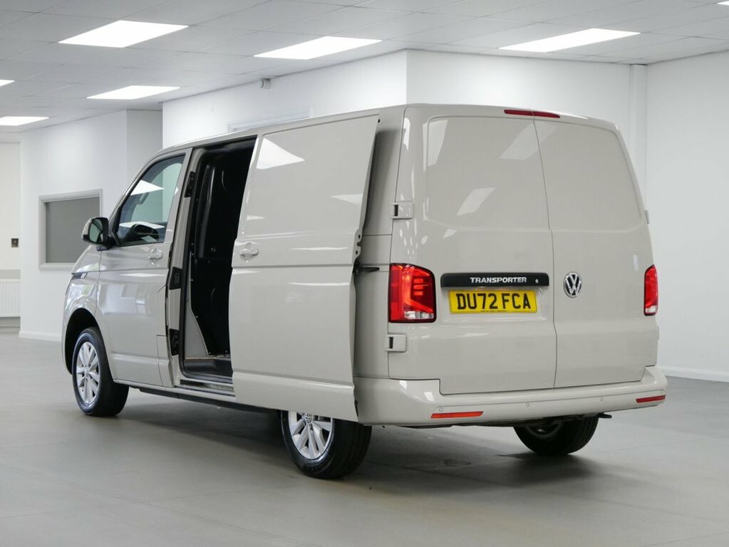 Volkswagen Transporter Mpv White #27