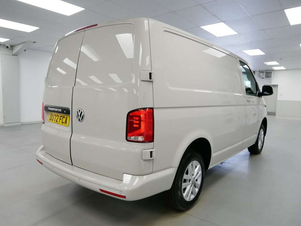 Volkswagen Transporter Mpv White #11