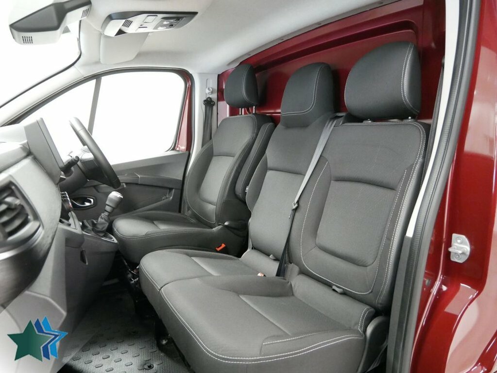 Nissan Primastar 2L 2.0 Dci 30 Tekna Panel Van L Red #3