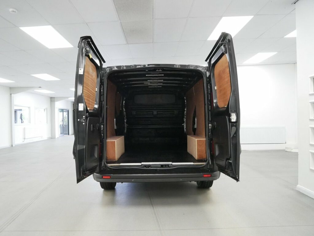 Nissan Primastar 2L Tekna White #11
