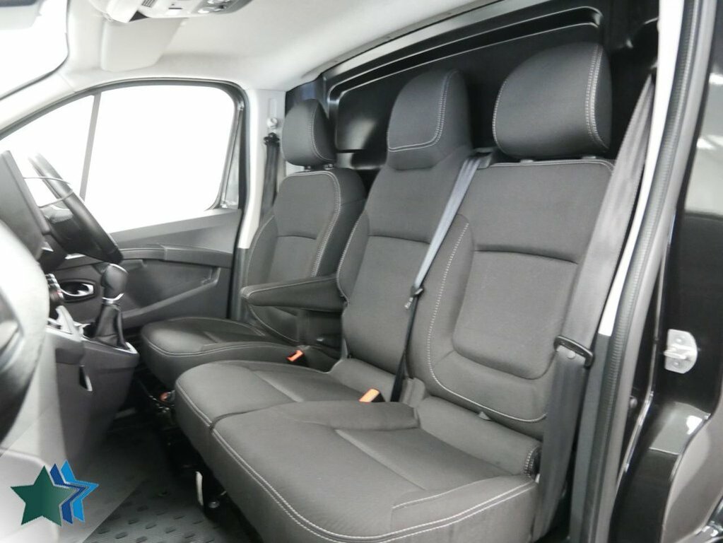 Nissan Primastar 2L 2.0 Dci 30 Tekna Panel Van Dct Black #3
