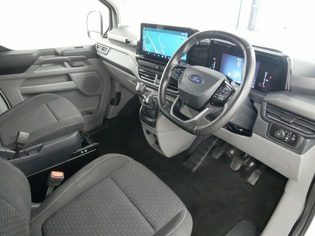 Ford Tourneo Custom L2 Titanium Red #16