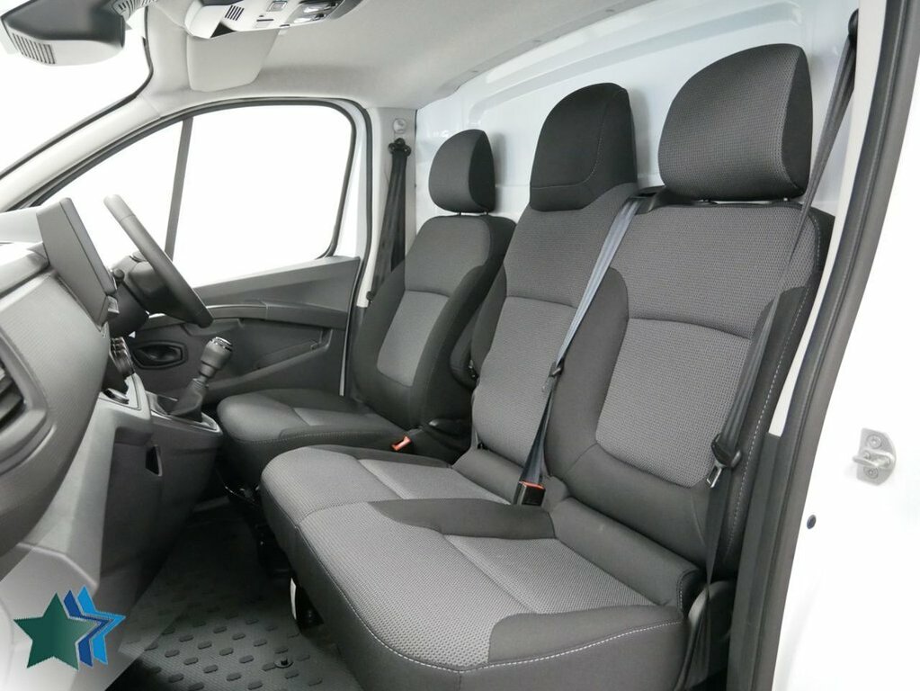 Renault Trafic Mpv White #4
