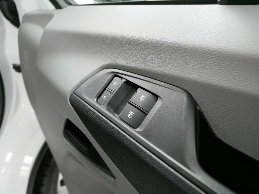 Maxus Deliver 9 2.0 D20 150 High Roof Van White #25