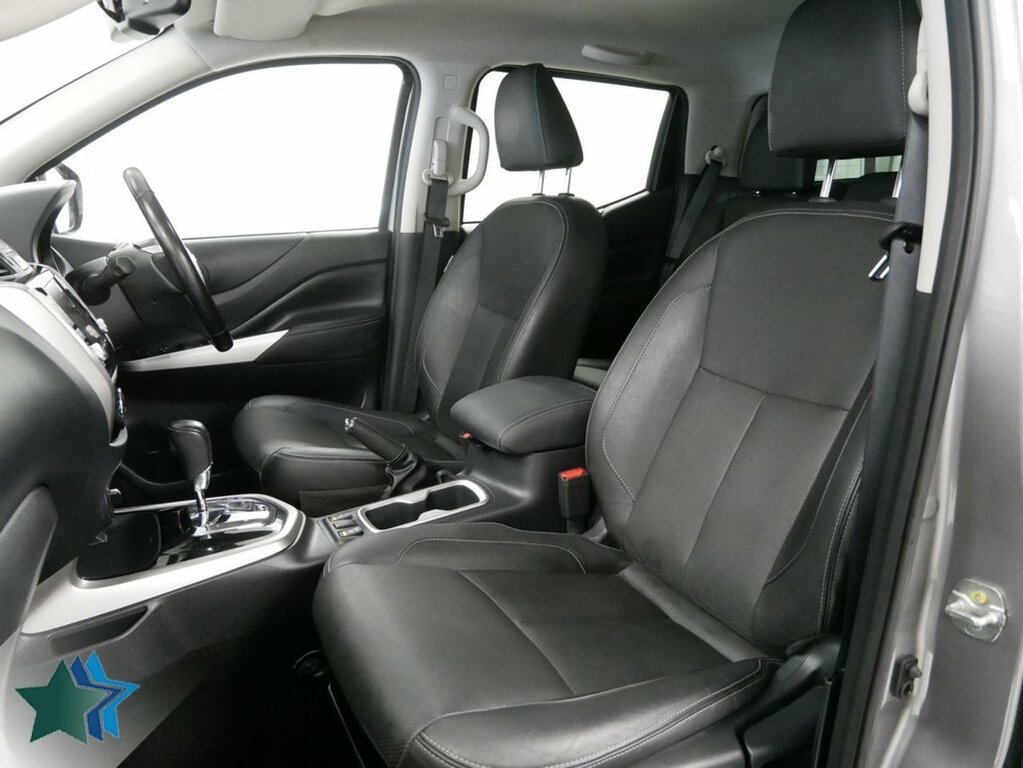 Nissan Navara 2.3L Dci Tekna Pickup Double Cab 4 Grey #5