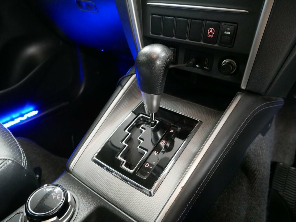 Mitsubishi L200 D-cab Di-d 150 Barbarian X 4Wd Blue #20
