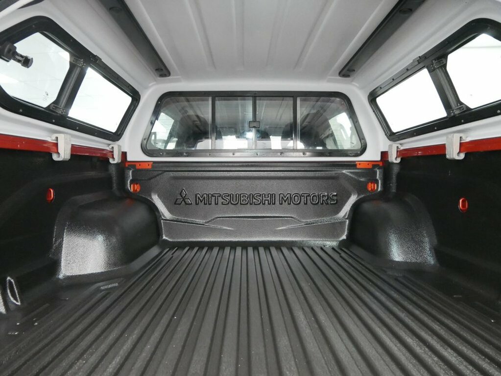 Mitsubishi L200 D-cab Di-d 150 Barbarian X 4Wd Blue #28