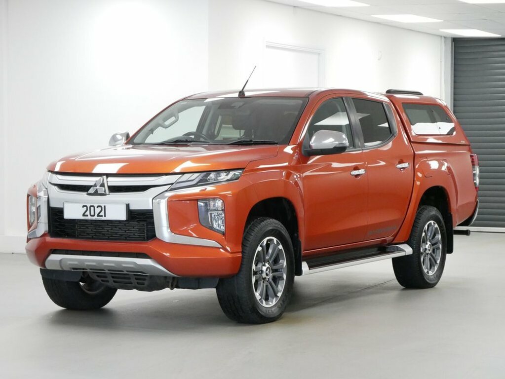 Mitsubishi L200 2.3L 2.2 Di-d Dc Barbarian Pickup Double Cab D Orange
