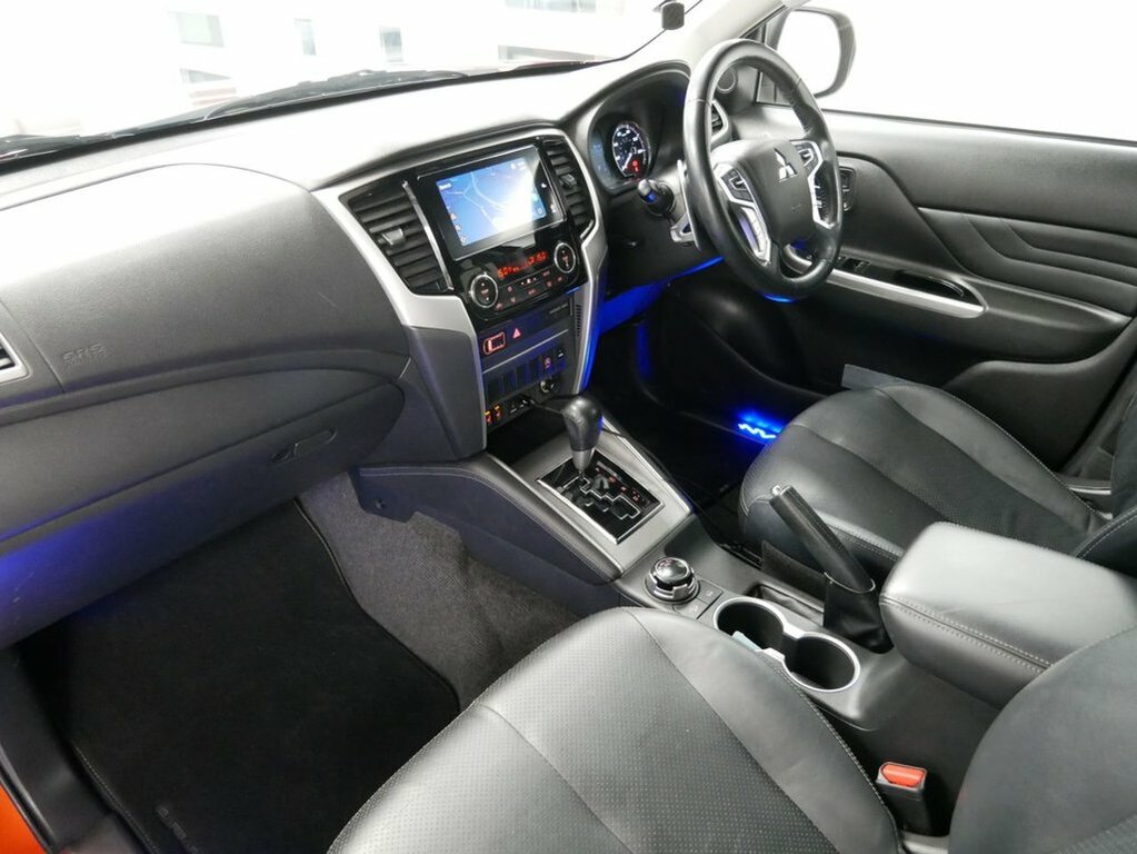 Mitsubishi L200 D-cab Di-d 150 Barbarian X 4Wd Blue #22
