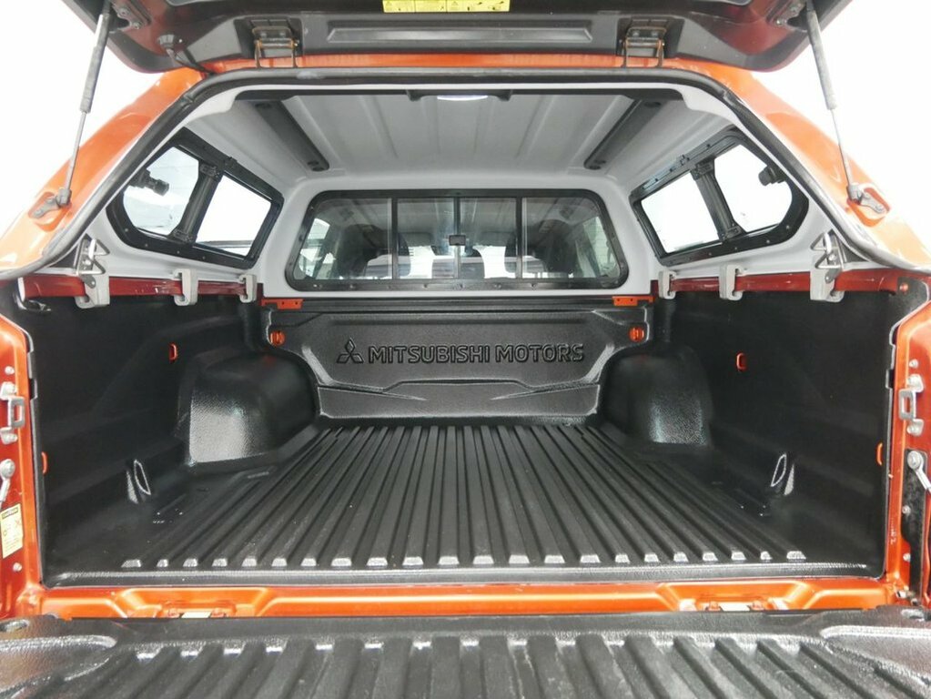 Mitsubishi L200 D-cab Di-d 150 Barbarian X 4Wd Blue #26
