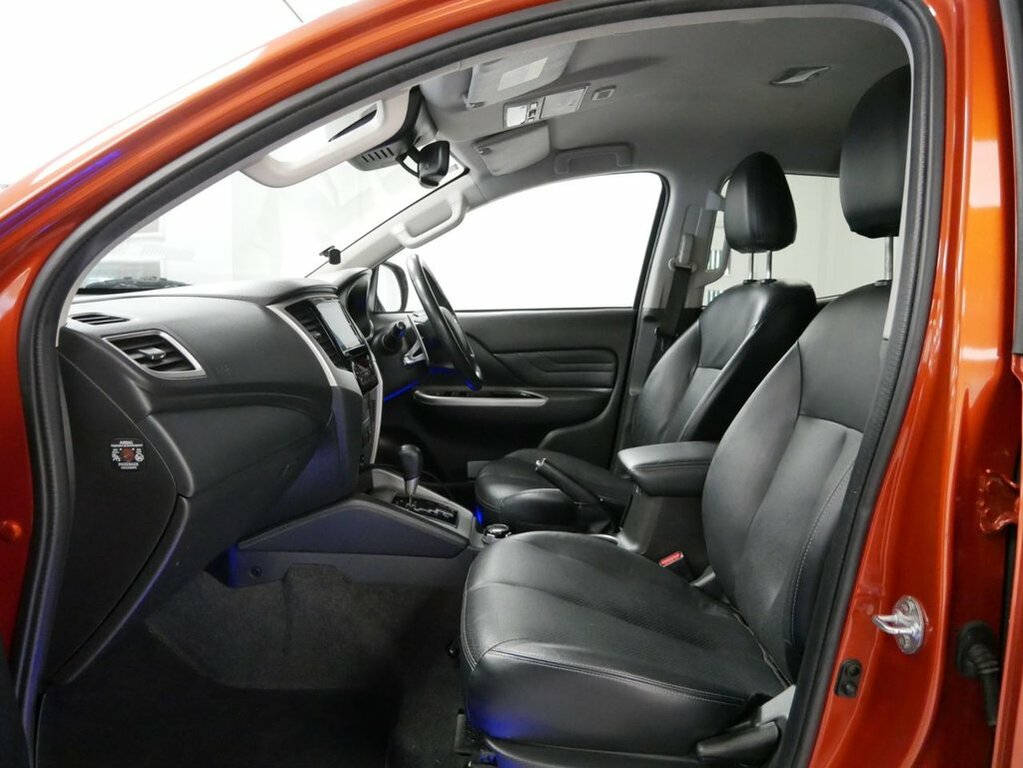 Mitsubishi L200 D-cab Di-d 150 Barbarian X 4Wd Blue #23
