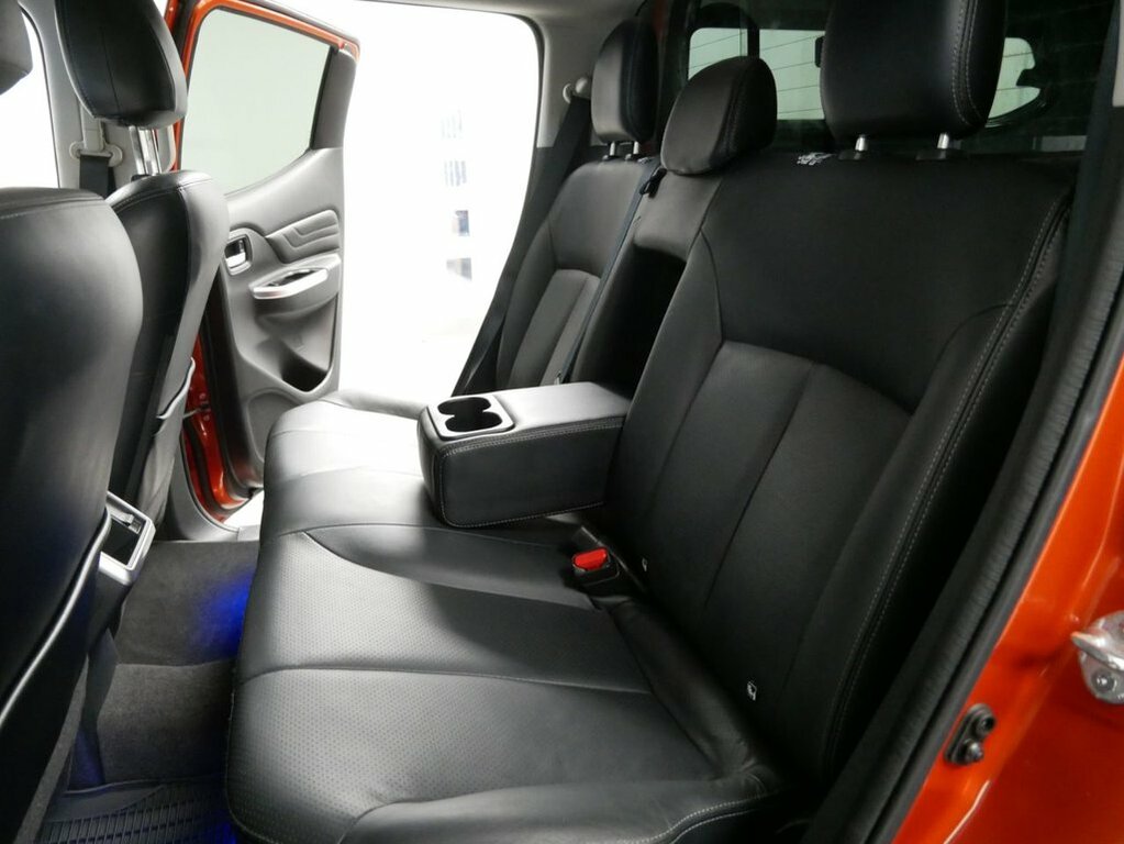 Mitsubishi L200 D-cab Di-d 150 Barbarian X 4Wd Blue #33