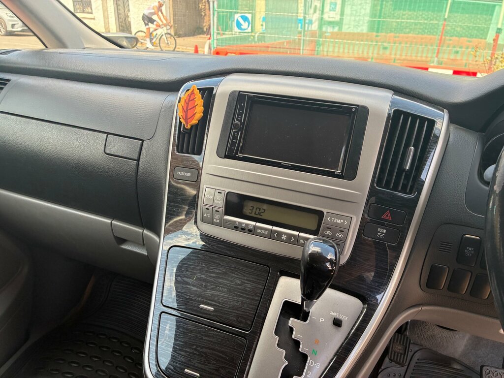 Toyota Alphard Mpv Conversion 2005 White #8