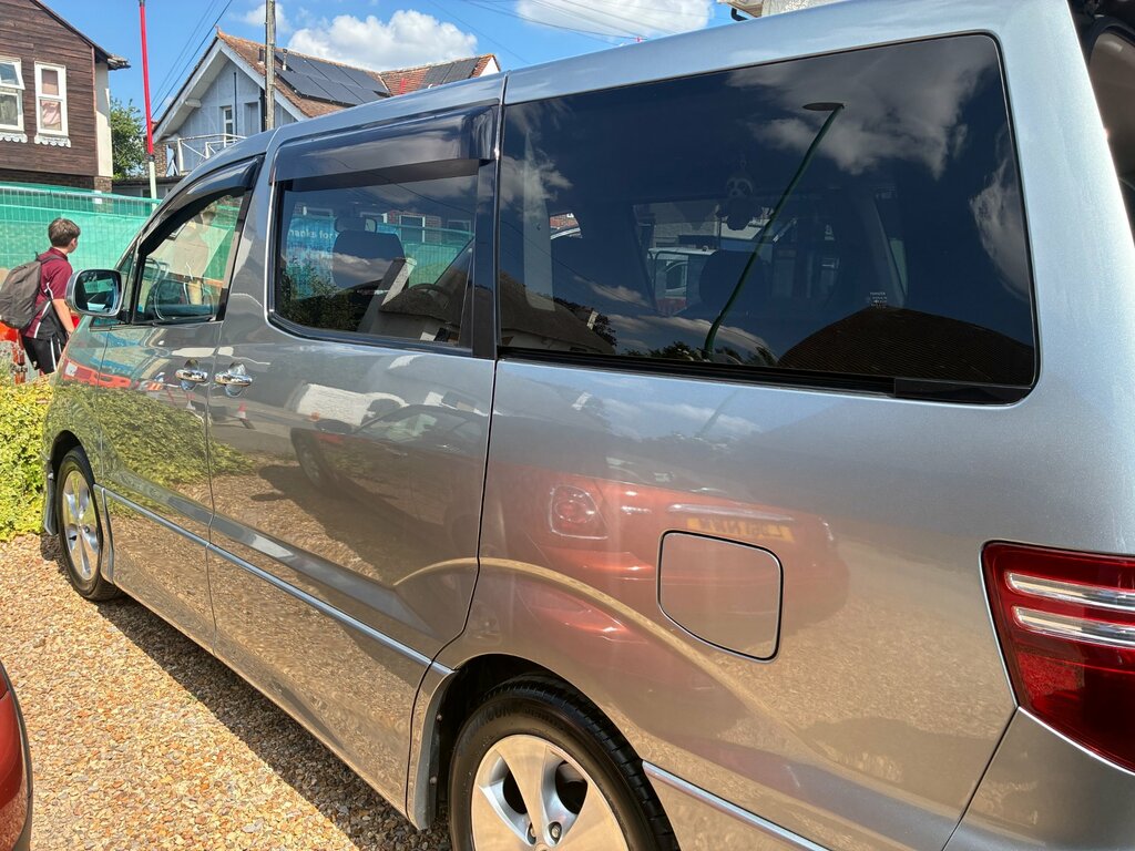 Toyota Alphard 8 Seater Se Grey #6