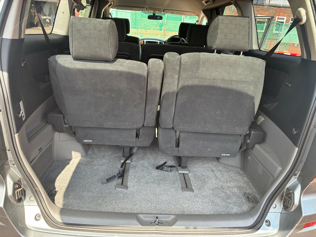 Toyota Alphard Mpv Conversion 2005 White #11