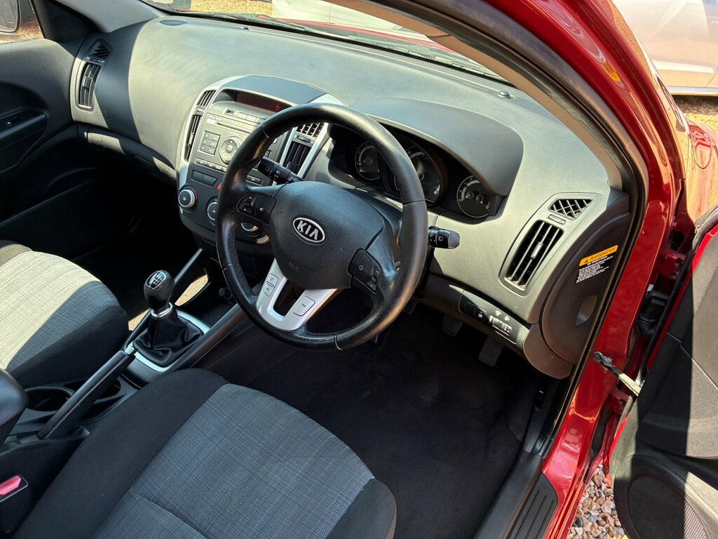 Kia Ceed 1.6 Crdi Ecodynamics 2 Sports Wagon Man Red #4